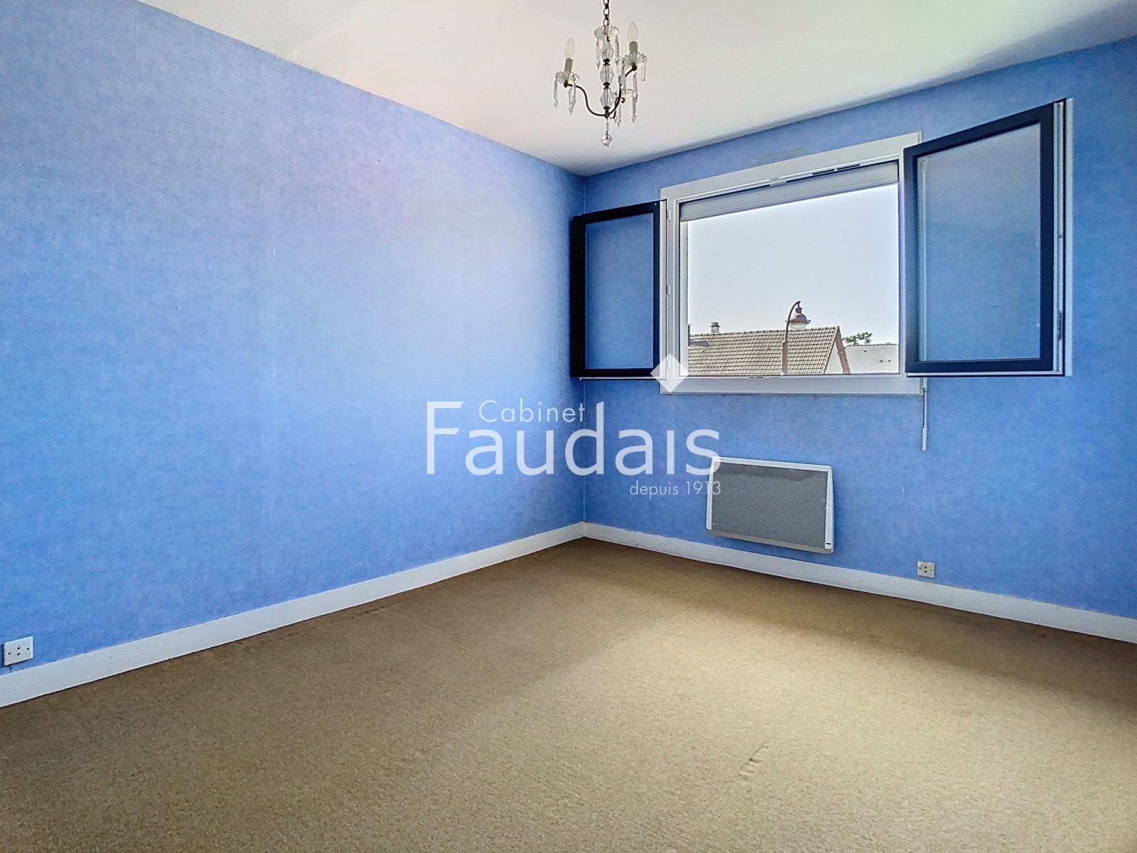 
                                                Vente
                                                 COUVAINS, 131m2, Maison 4 chambres