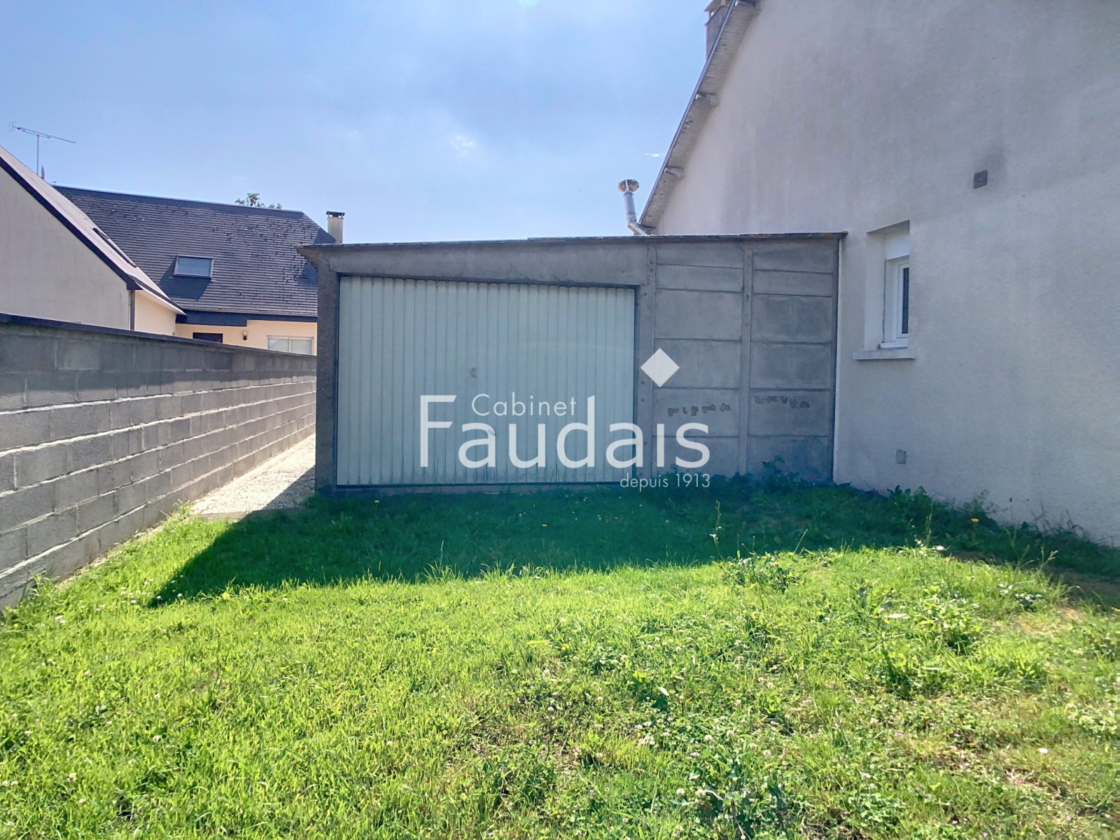 
                                                Vente
                                                 COUVAINS, 131m2, Maison 4 chambres