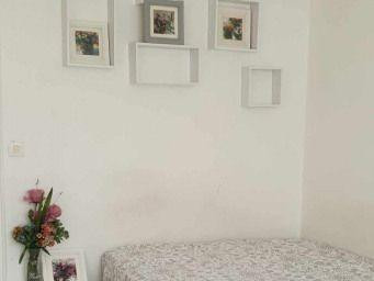 
                                                Location
                                                 Cozy studio