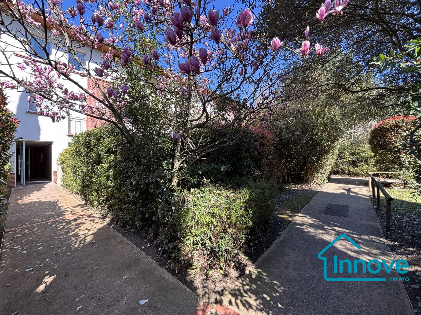 
                                                Vente
                                                 Croix Daurade T3 dans une résidence sécurisée avec piscine