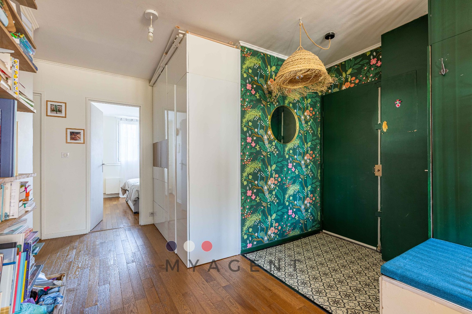 
                                                Vente
                                                 Croix de Chavaux à 2 min – 66 m² lumineux