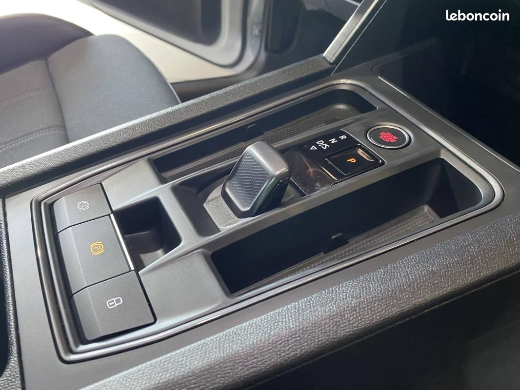 
                                                Voiture
                                                 Cupra Leon -38% 1.5 TSI 150cv BVA+ +GPS+CAM+PARK ASSIST+MATRIX LED+CLIM 3ZONES+Opts TVA RÉCUPÉRAB...