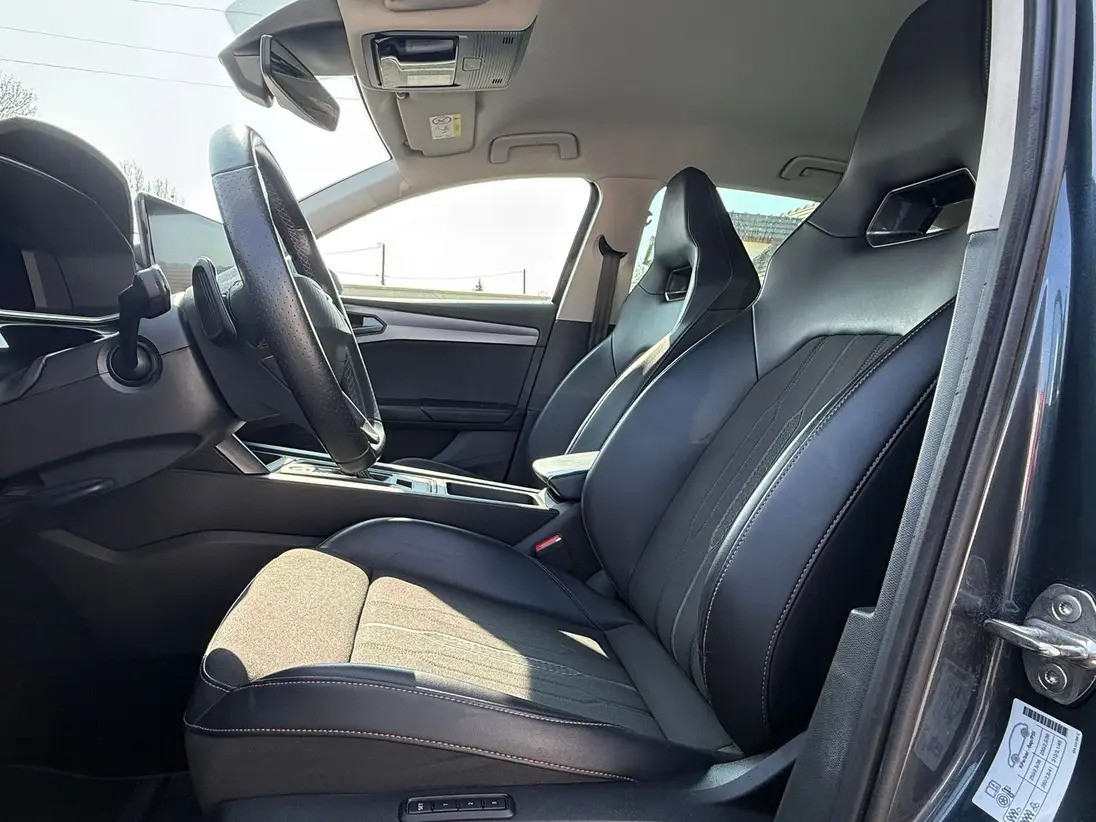 
                                                Voiture
                                                 CUPRA LEON V