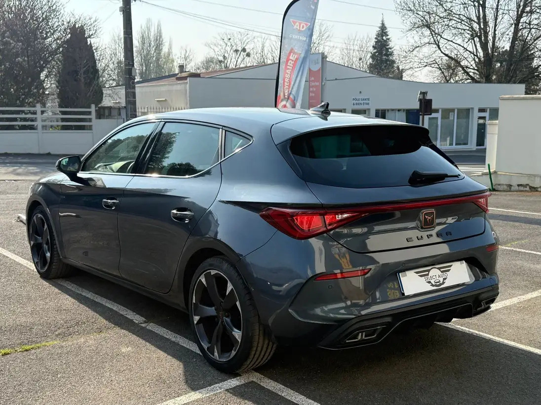 
                                                Voiture
                                                 CUPRA LEON V