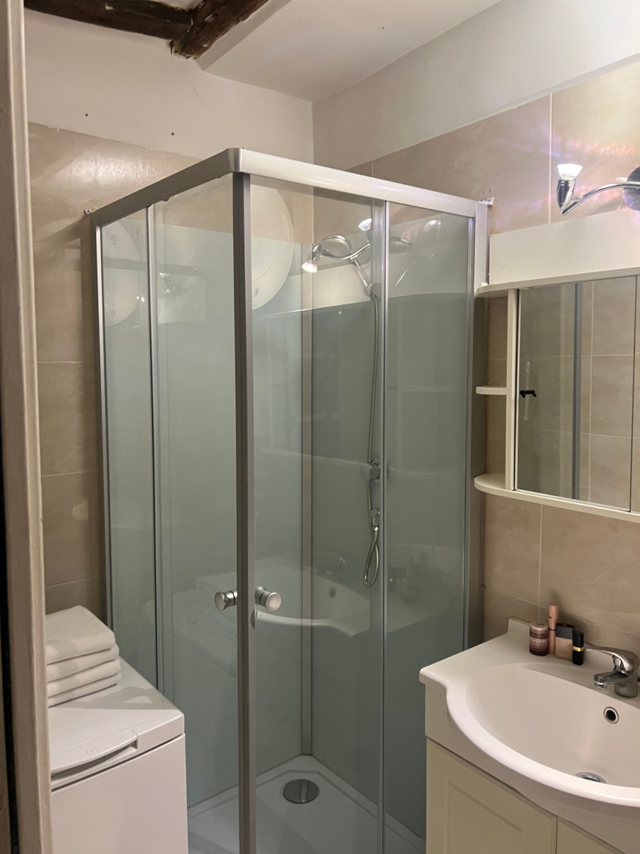 
                                                Location
                                                 Cute ao (loyer tout inclus)