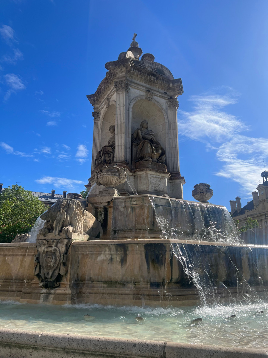 
                                                Location
                                                 Cute ao (loyer tout inclus)