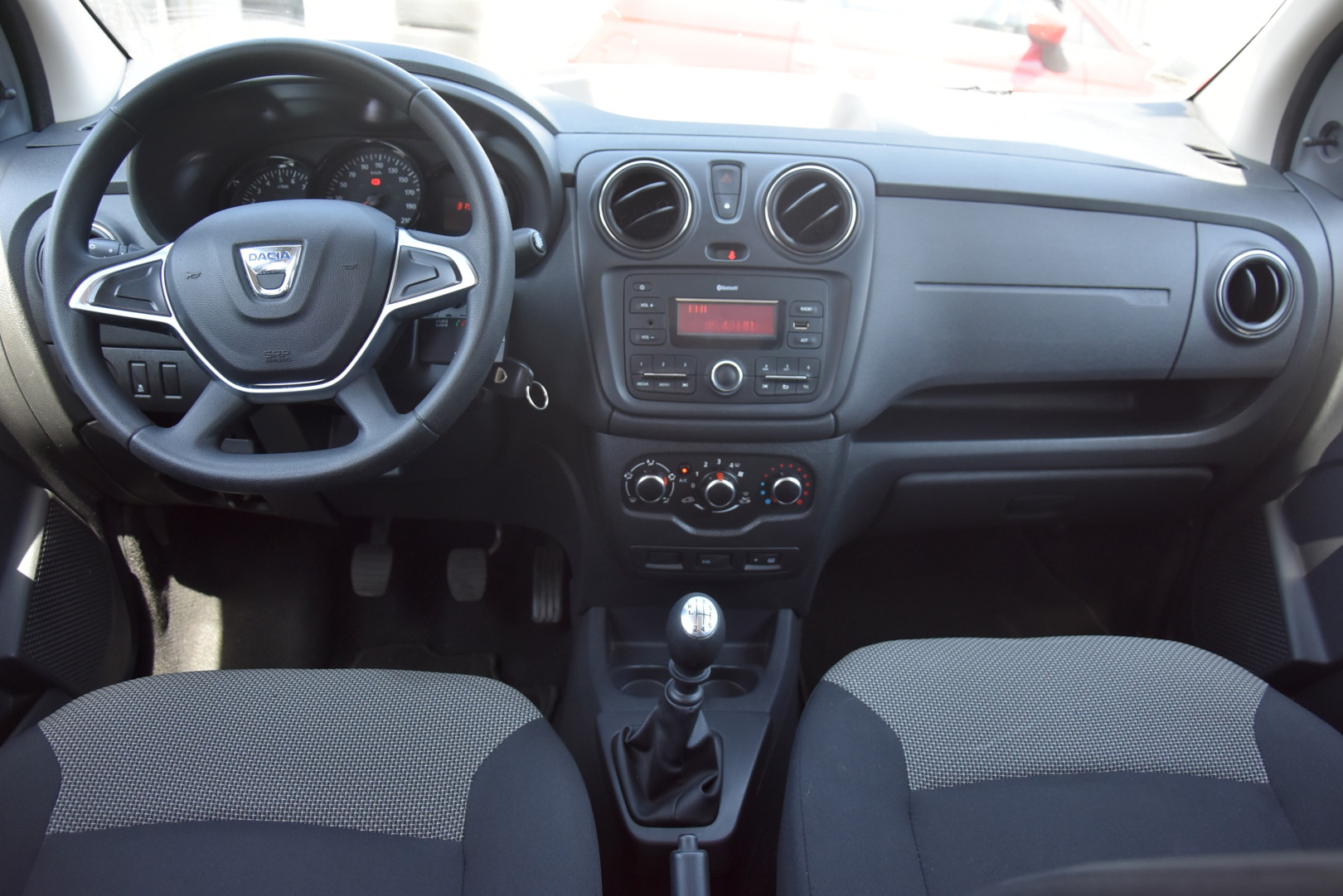 
                                                Voiture
                                                 Dacia Lodgy 1.3 TCE 130ch Essentiel 7 places- 31 545 km