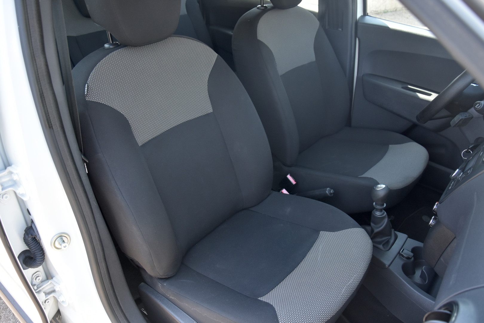 
                                                Voiture
                                                 Dacia Lodgy 1.3 TCE 130ch Essentiel 7 places- 31 545 km
