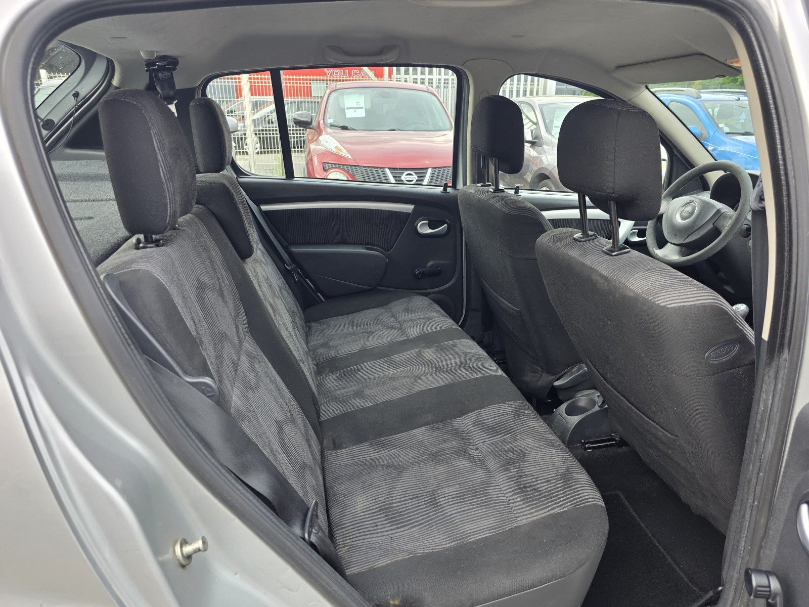 
                                                Voiture
                                                 DACIA SANDERO - 1.5 dCi 85 CV LAUREATE - 5 CV