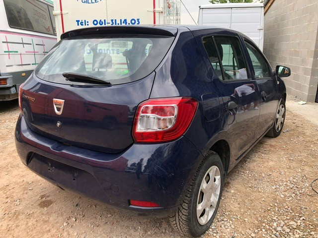 
                                                Voiture
                                                 Dacia Sandero  Essence  CLIMA  avec  C.T