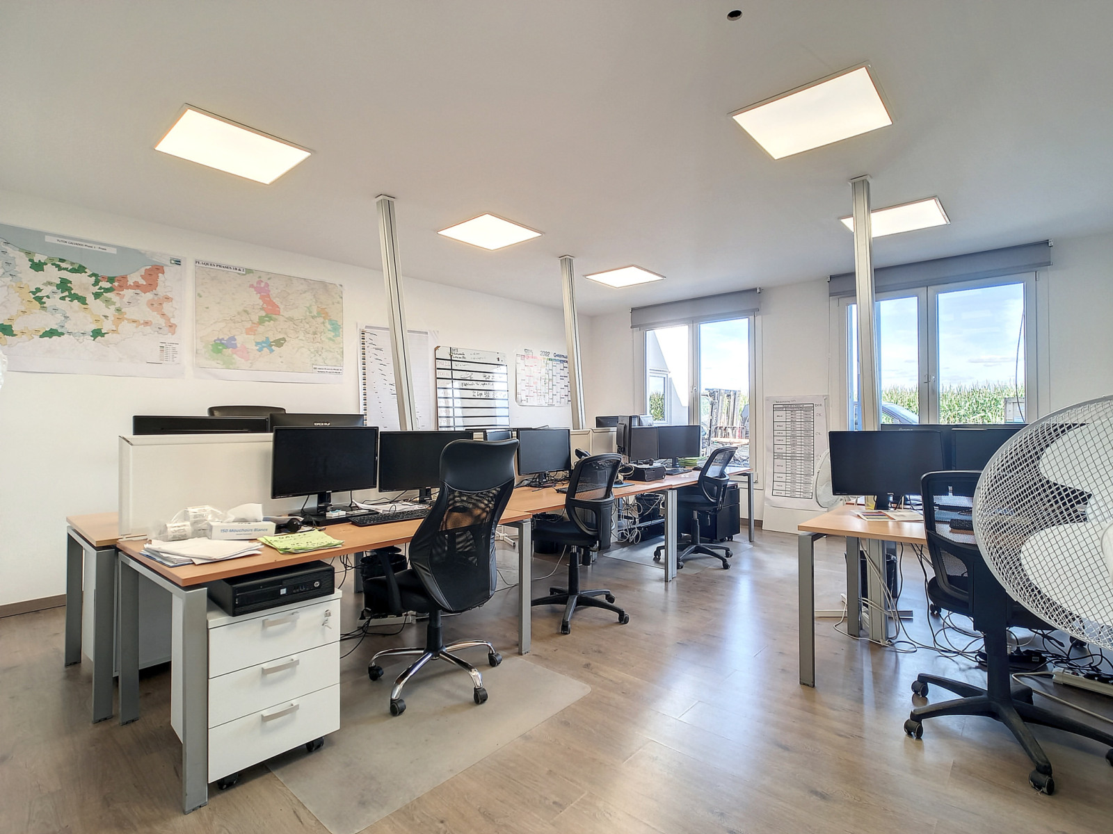 
                                                Vente
                                                 DANGY, Local professionnel