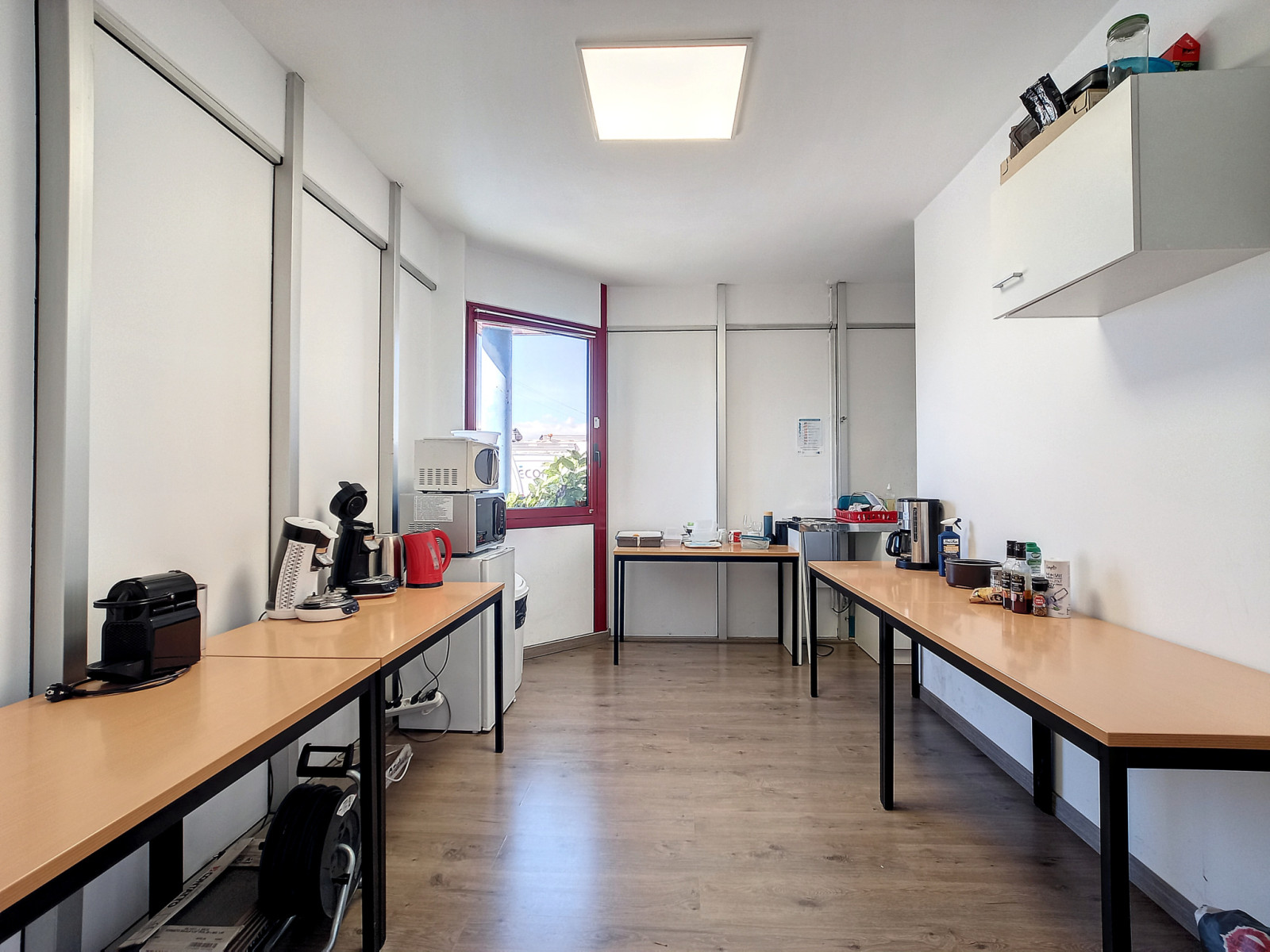 
                                                Vente
                                                 DANGY, Local professionnel