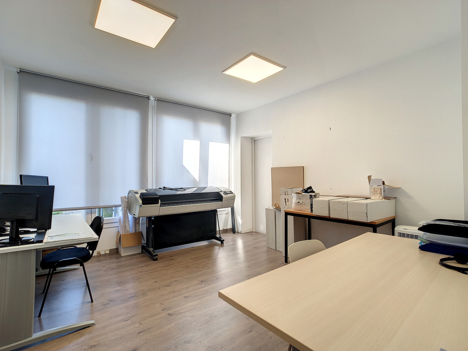 
                                                Vente
                                                 DANGY, Local professionnel