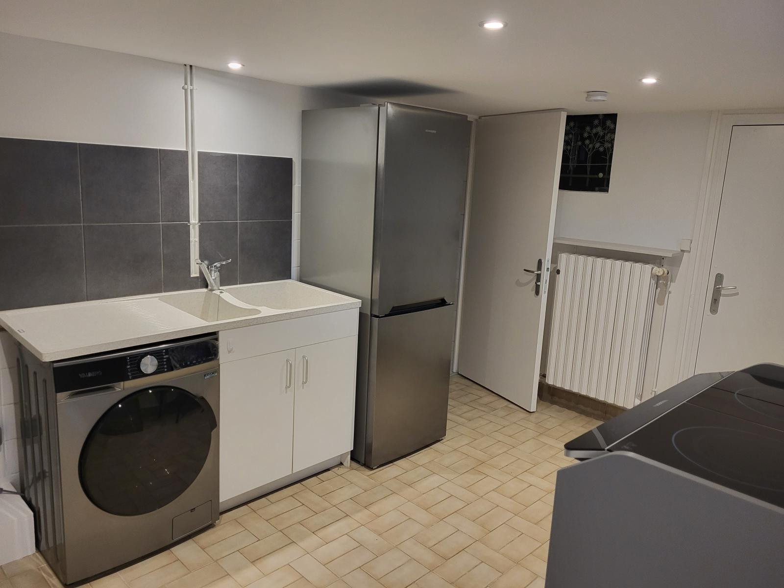 
                                                Location
                                                 Dans Maison : Appart T2 refait à neuf !