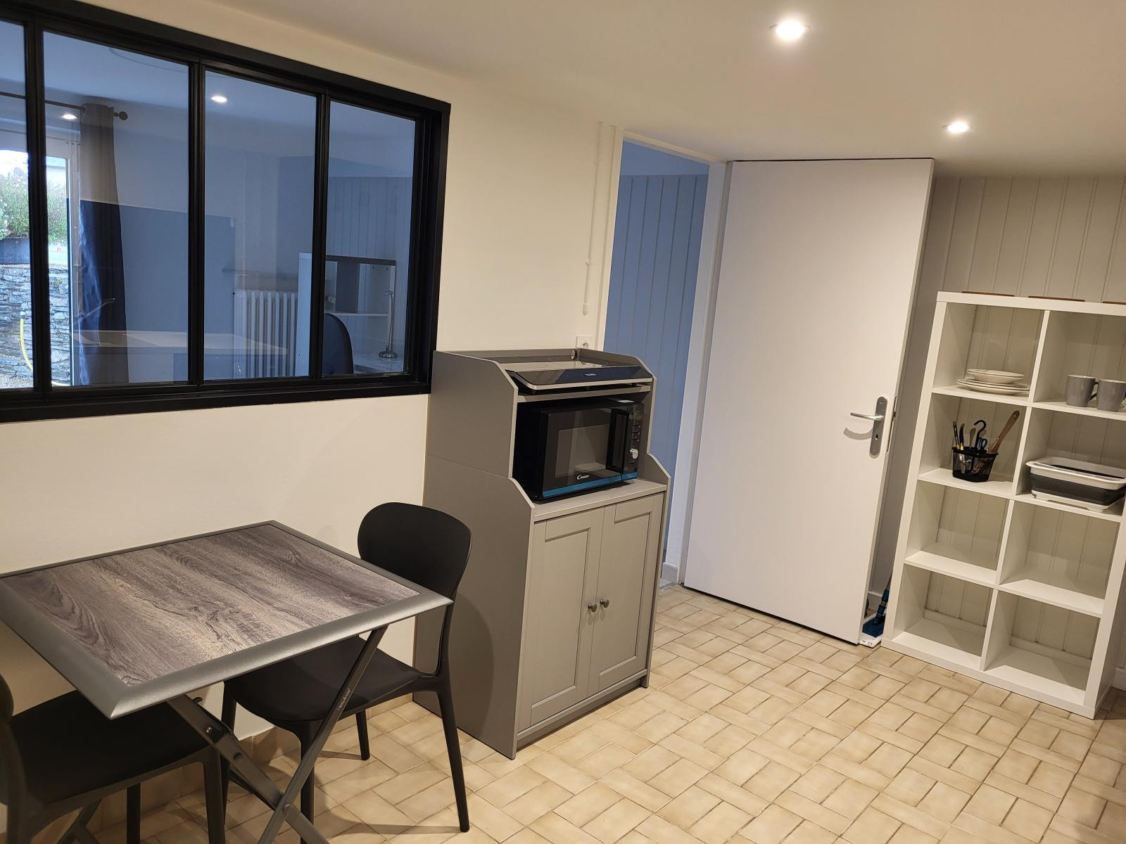 
                                                Location
                                                 Dans Maison : Appart T2 refait à neuf !