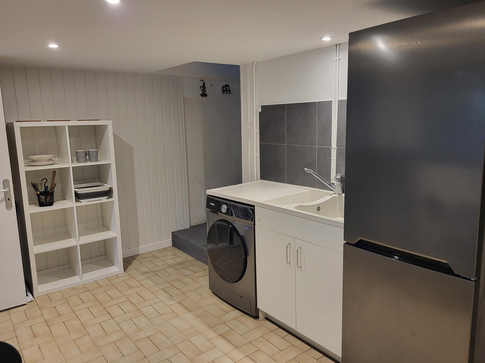 
                                                Location
                                                 Dans Maison : Appart T2 refait à neuf !
