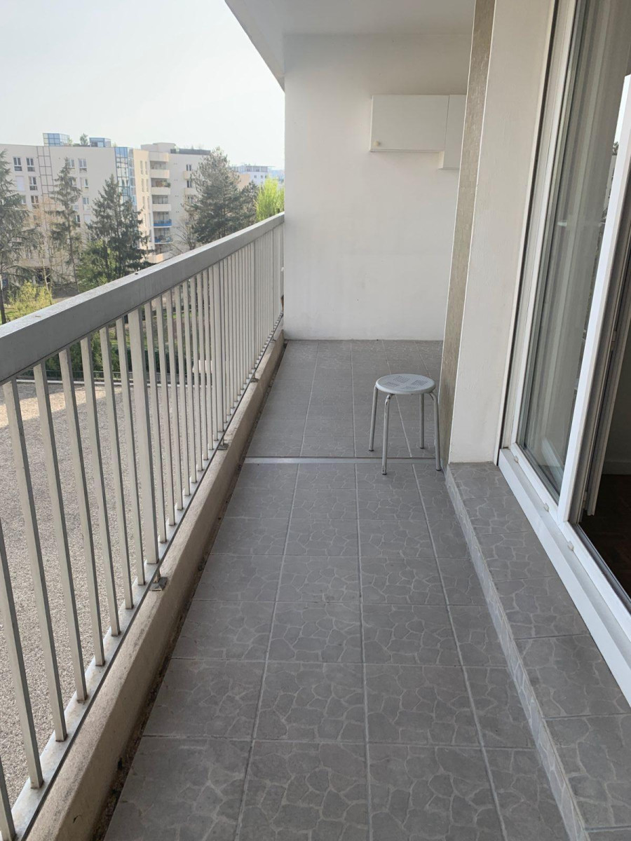 
                                                Location
                                                 DANS UN PARC ARBORE à PROX de TOUT