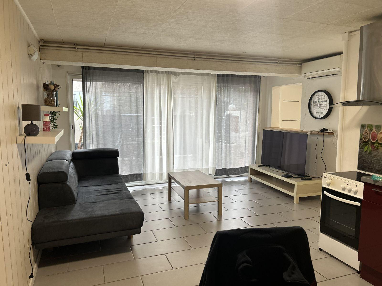 
                                                Location
                                                 Dans une maison au calme