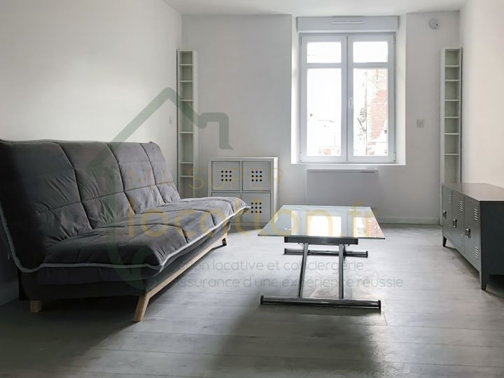 Location
                                                 Dans une résidence sécurisée, studio meublé de 24m2