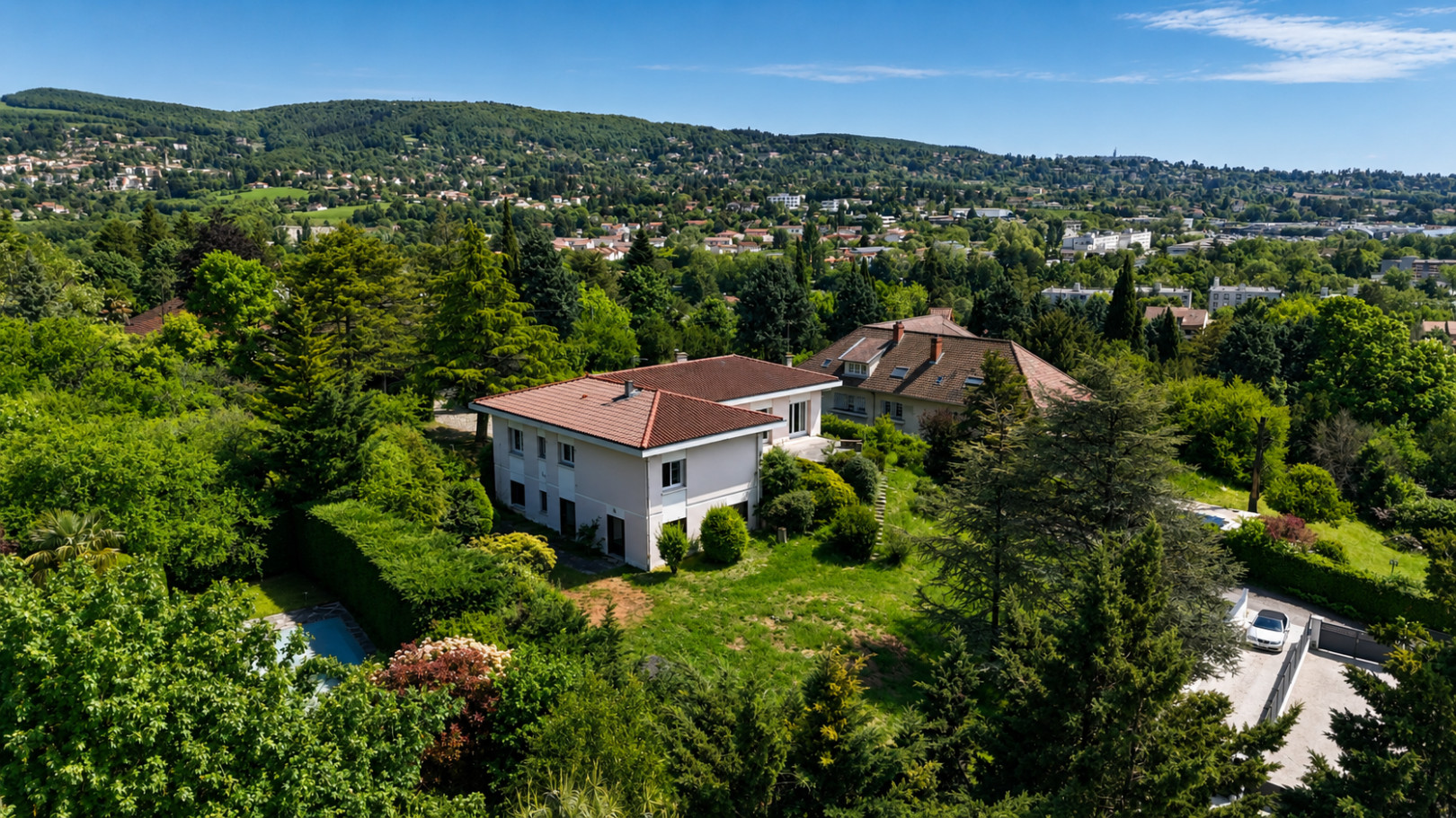 
                                                Vente
                                                 DARDILLY LE HAUT – PROPRIÉTÉ DE CARACTÈRE AVEC VUE PANORAMIQUE SUR LYON