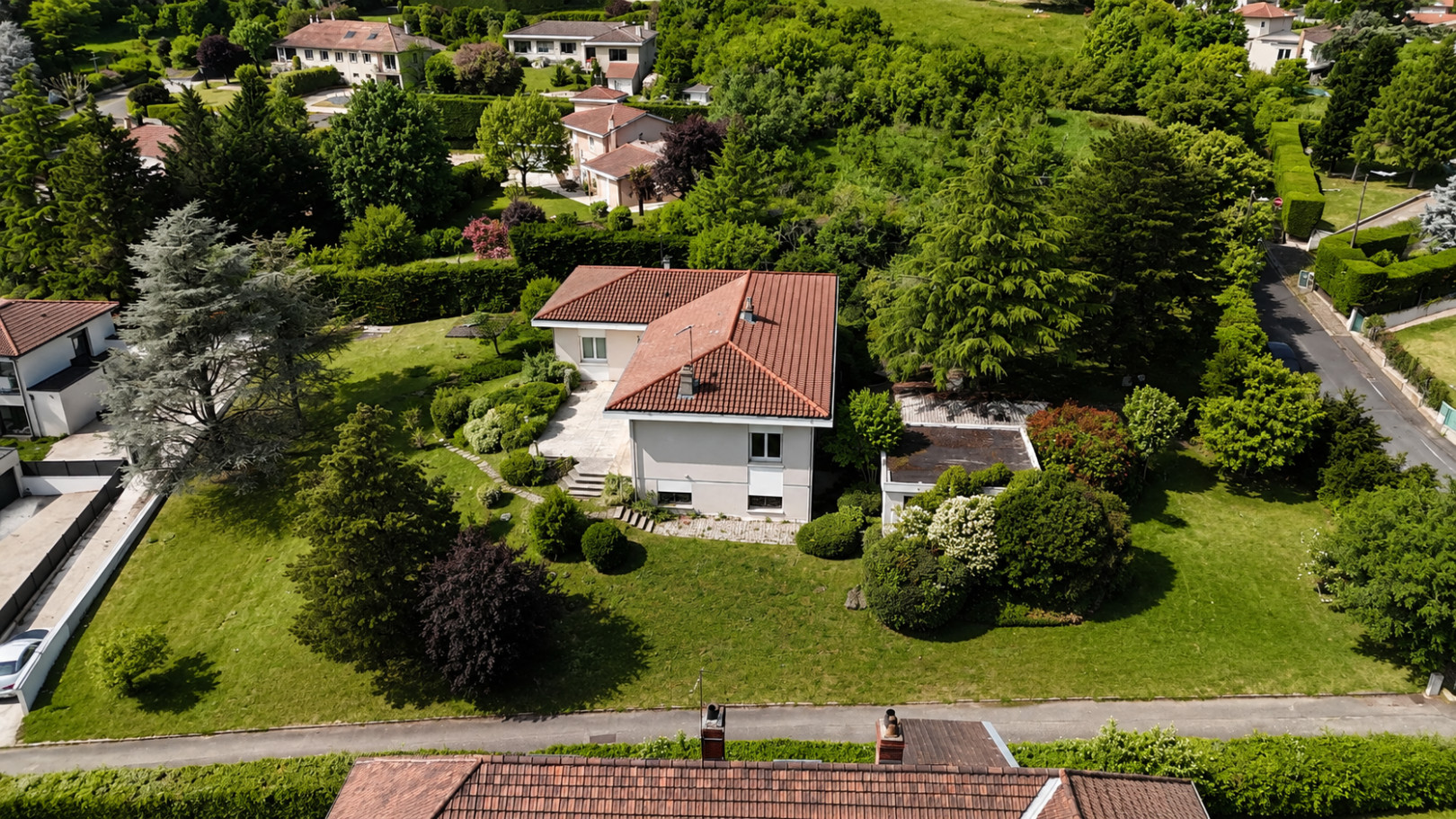 
                                                Vente
                                                 DARDILLY LE HAUT – PROPRIÉTÉ DE CARACTÈRE AVEC VUE PANORAMIQUE SUR LYON