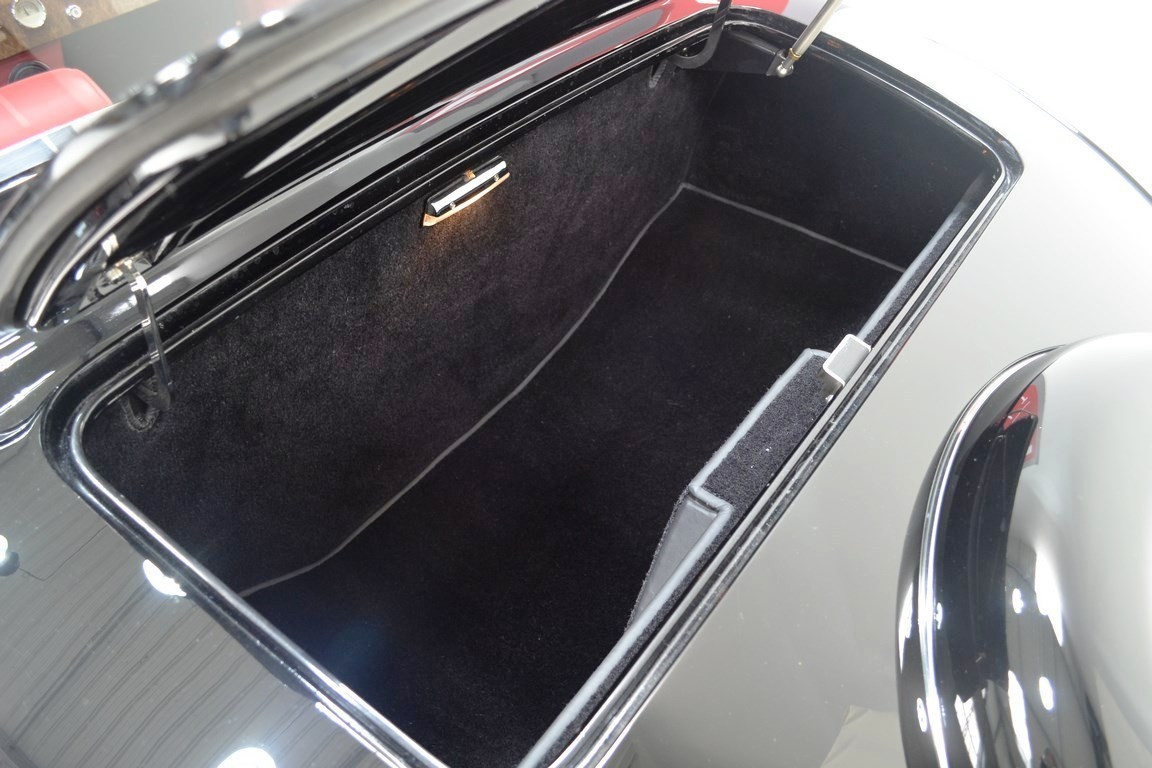 
                                                Voiture
                                                 DE LA CHAPELLE  Atalante 57S