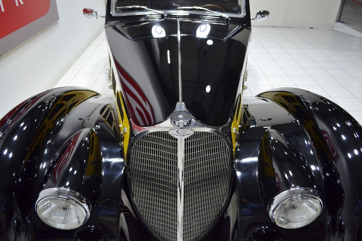 
                                                Voiture
                                                 DE LA CHAPELLE  Atalante 57S