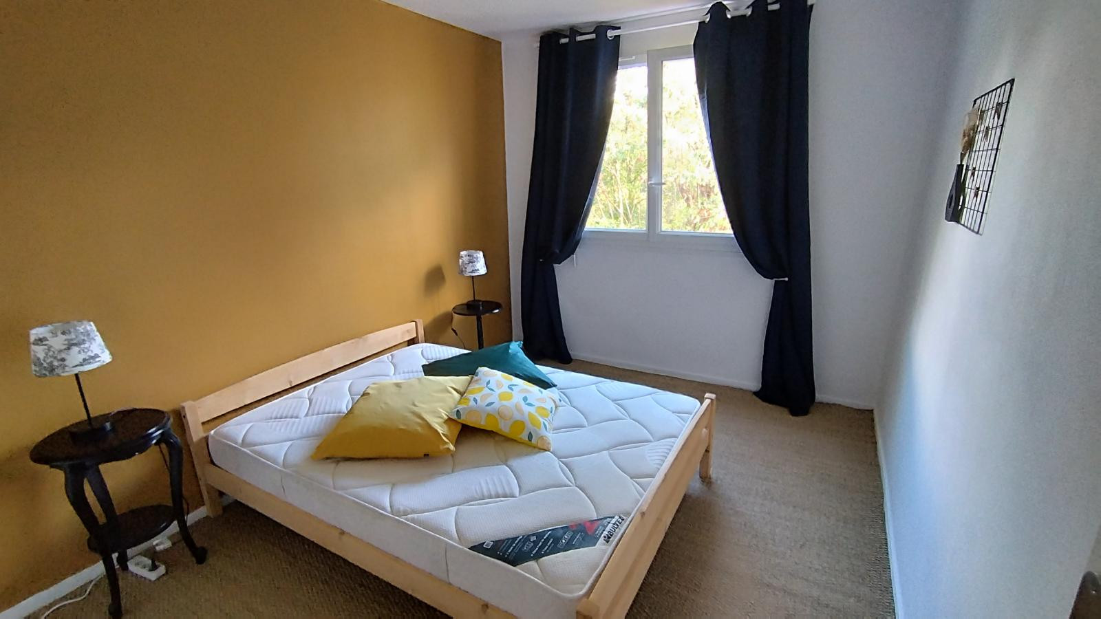 
                                                Location
                                                 De la quiétude dans ce T2 au calme.
