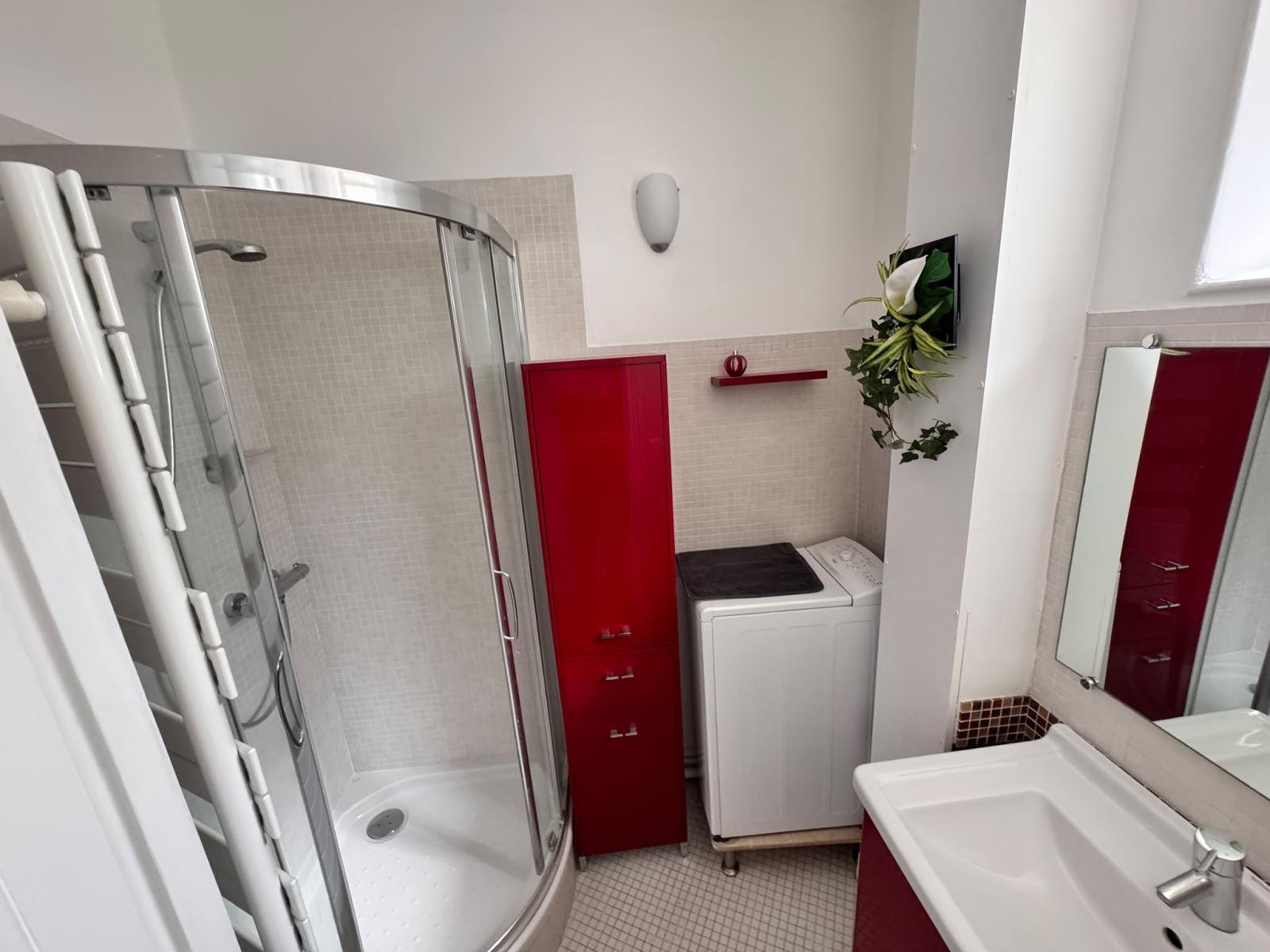 
                                                Location
                                                 Découvrez ce superbe appartement à louer T3