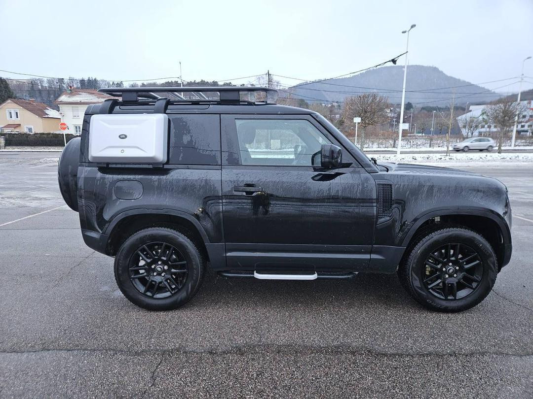 
                                                Voiture
                                                 Defender 90 D200