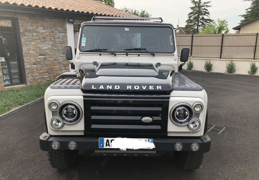 
                                                Voiture
                                                 DEFENDER TD4 2009