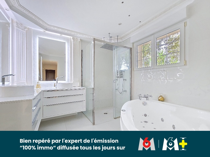 
                                                Vente
                                                 Demeure - 245m2 - Garage- Caves- Dépendance