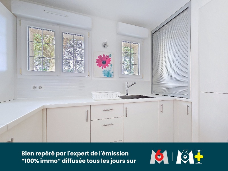 
                                                Vente
                                                 Demeure aux portes de Tours - 245m2 - double garage- Caves- Dépendance