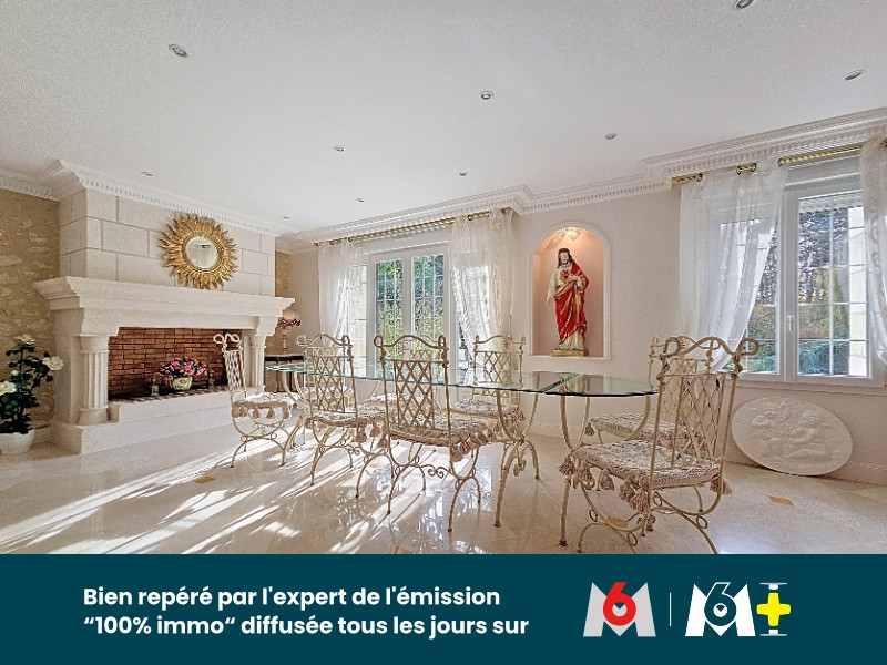 
                                                Vente
                                                 Demeure aux portes de Tours - 245m2 - double garage- Caves- Dépendance