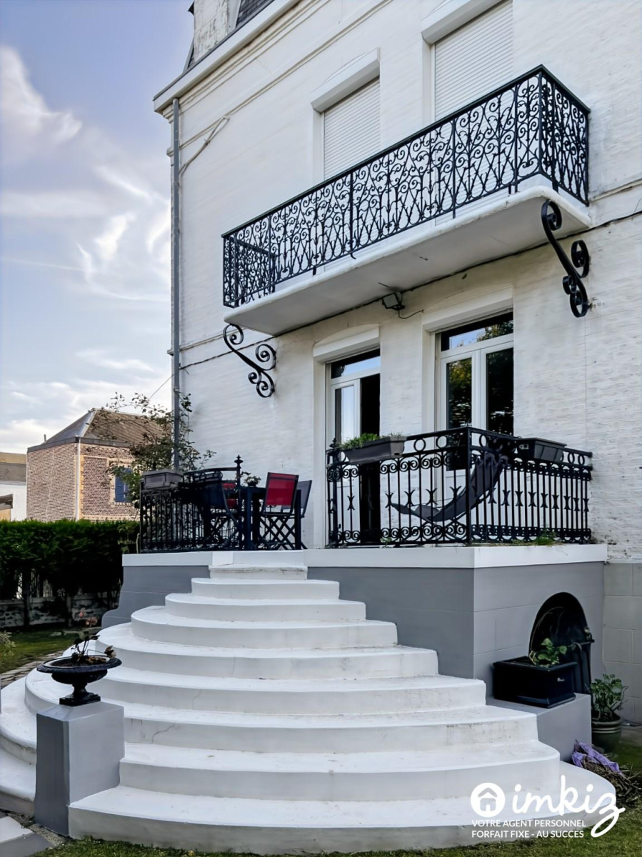 
                                                Vente
                                                 Demeure bourgeoise d’exception 1896 – 320 m²