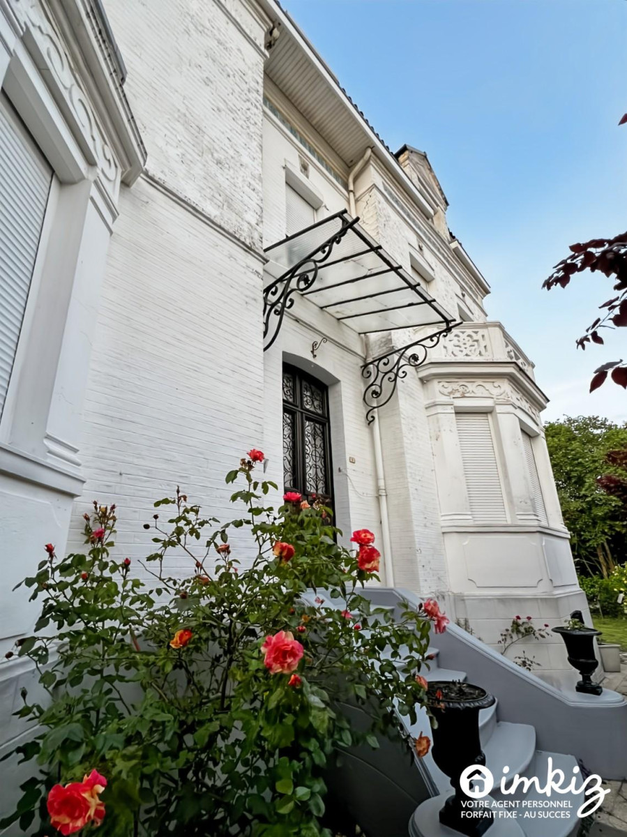 
                                                Vente
                                                 Demeure bourgeoise d’exception 1896 – 320 m²