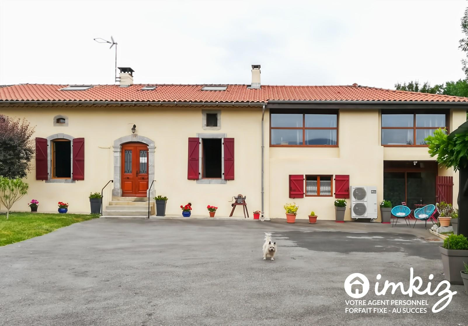 
                                                Vente
                                                 Demeure de Caractère du XVIIIe - Vue Pyrénées