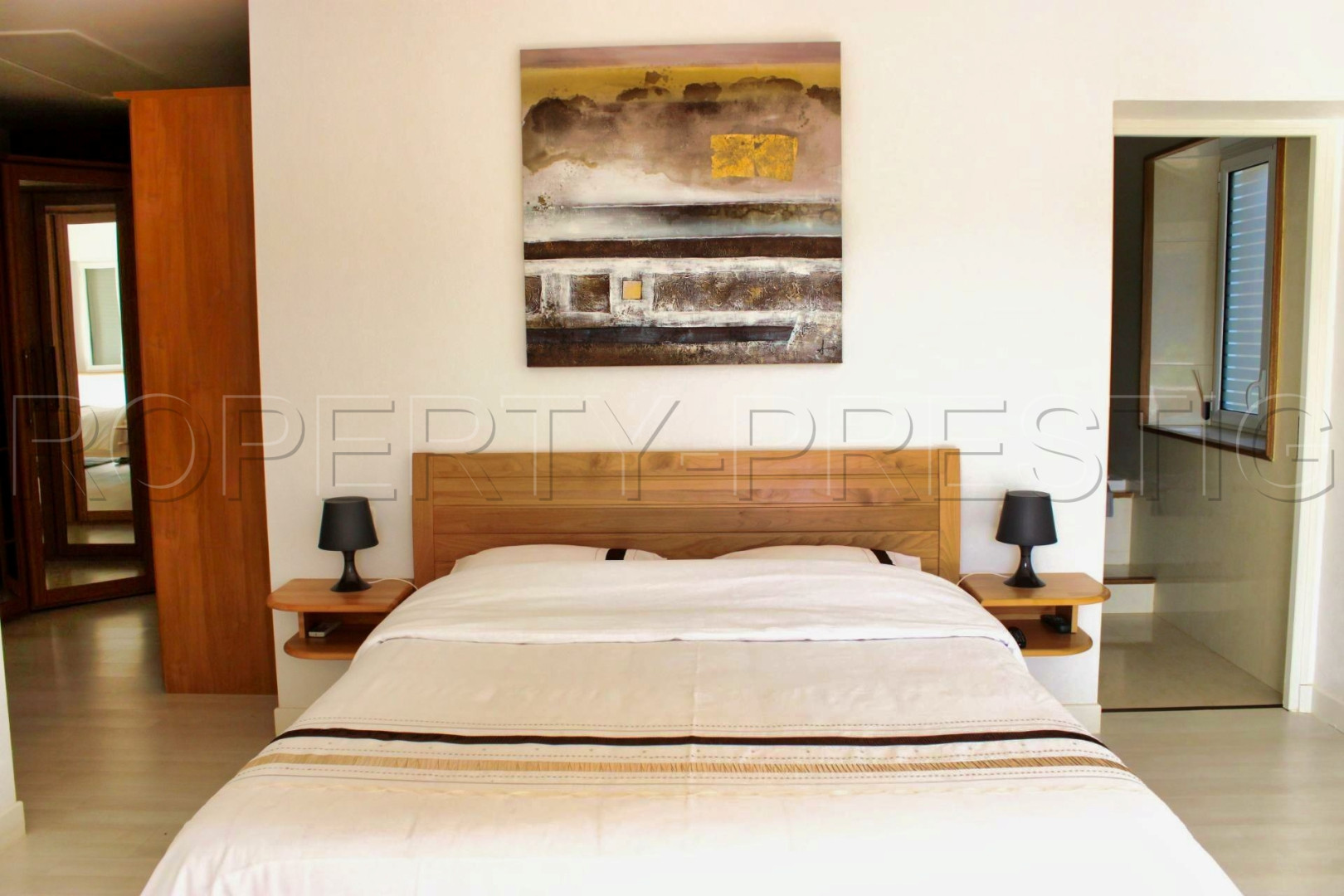 
                                                Vente
                                                 DEMEURE DE STANDING EN PERIGORD NOIR 1 ha