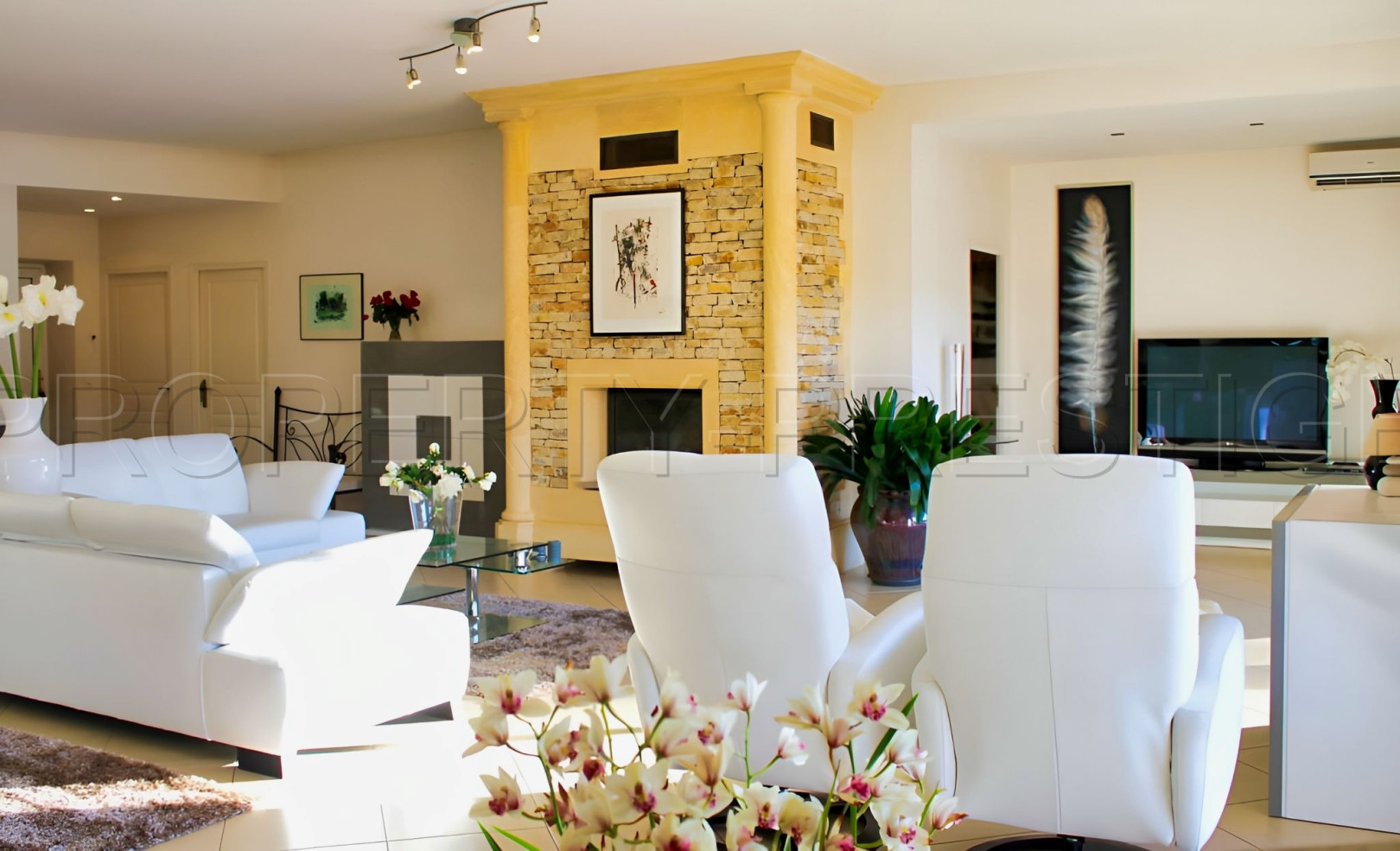 
                                                Vente
                                                 DEMEURE DE STANDING EN PERIGORD NOIR 1 ha