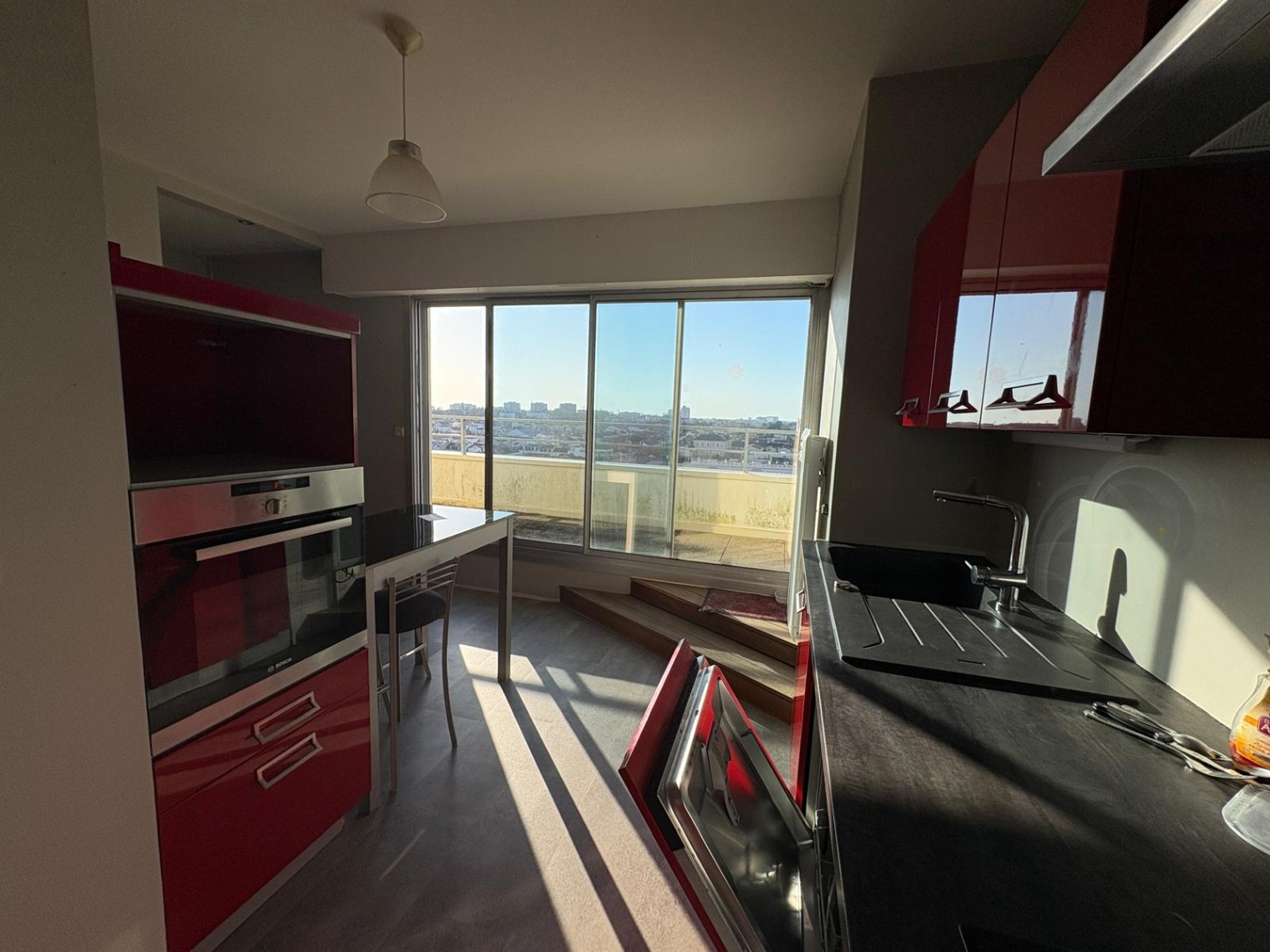 
                                                Vente
                                                 Dernier étage - Vue sur toute la ville et océan