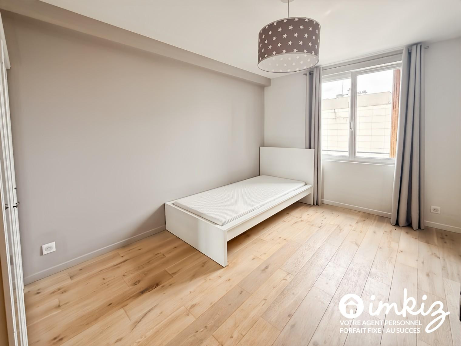 
                                                Vente
                                                 Dernier étage – 4 chambres – Résidence familiale