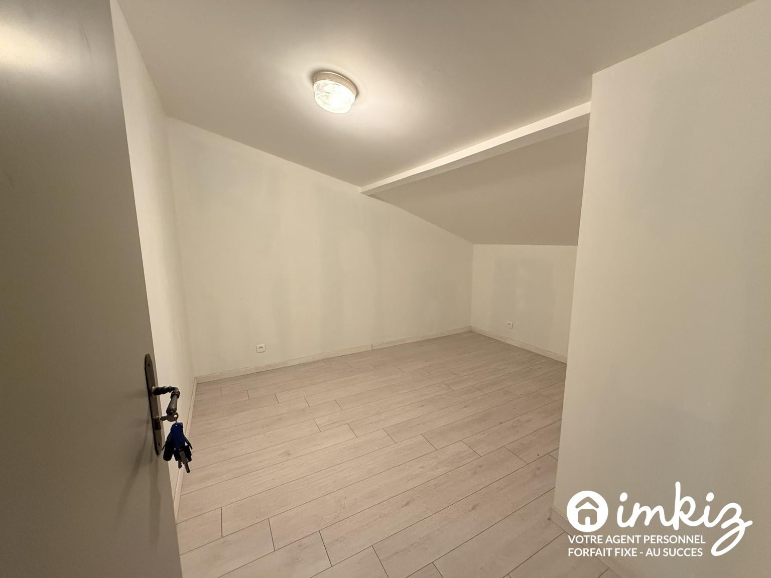 
                                                Vente
                                                 Dernier étage – 4 chambres – Résidence familiale