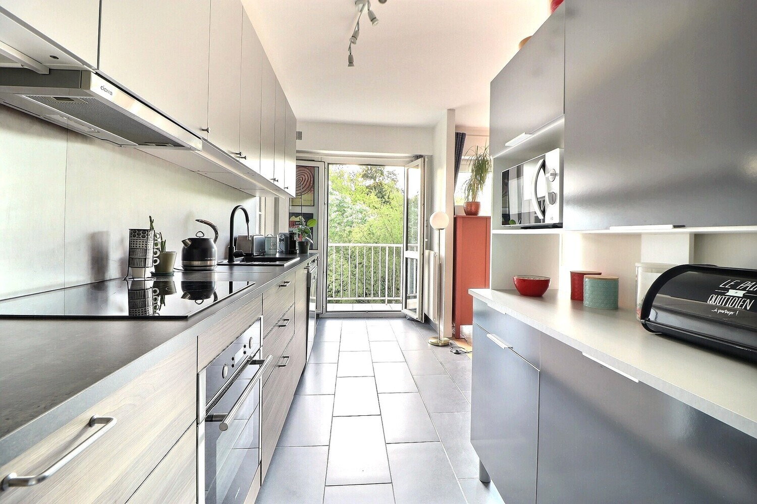 
                                                Vente
                                                 Dernier étage - 4 pièces - 80m² - Balcon
