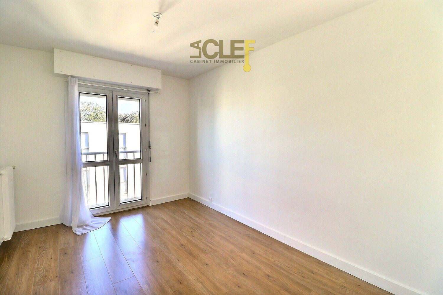 
                                                Vente
                                                 Dernier étage - 4 pièces - 80m² - Balcon