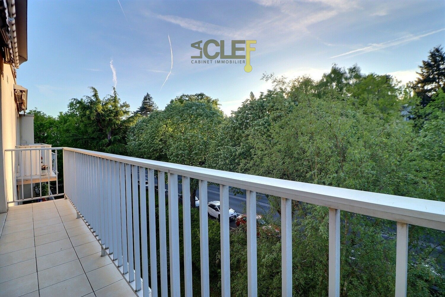 
                                                Vente
                                                 Dernier étage - 4 pièces - 80m² - Balcon
