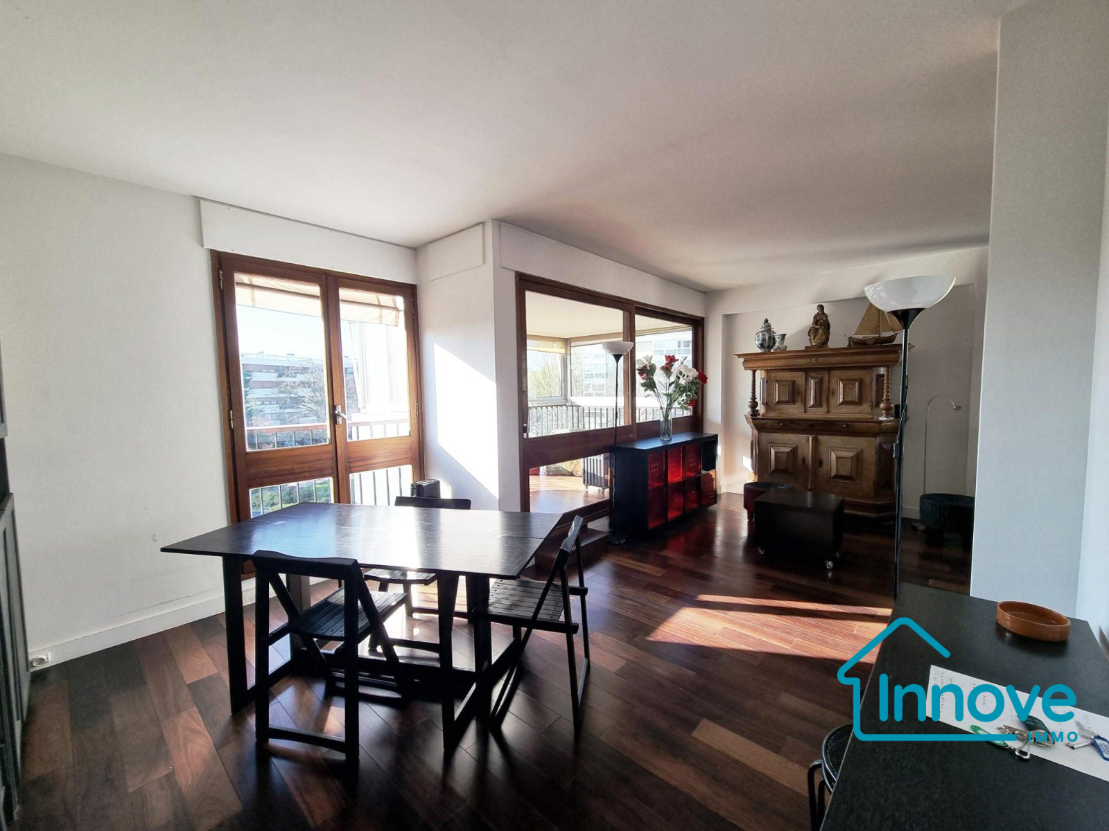 
                                                Vente
                                                 Dernier étage, appartement 109 m² 3/4 chbres centre ville