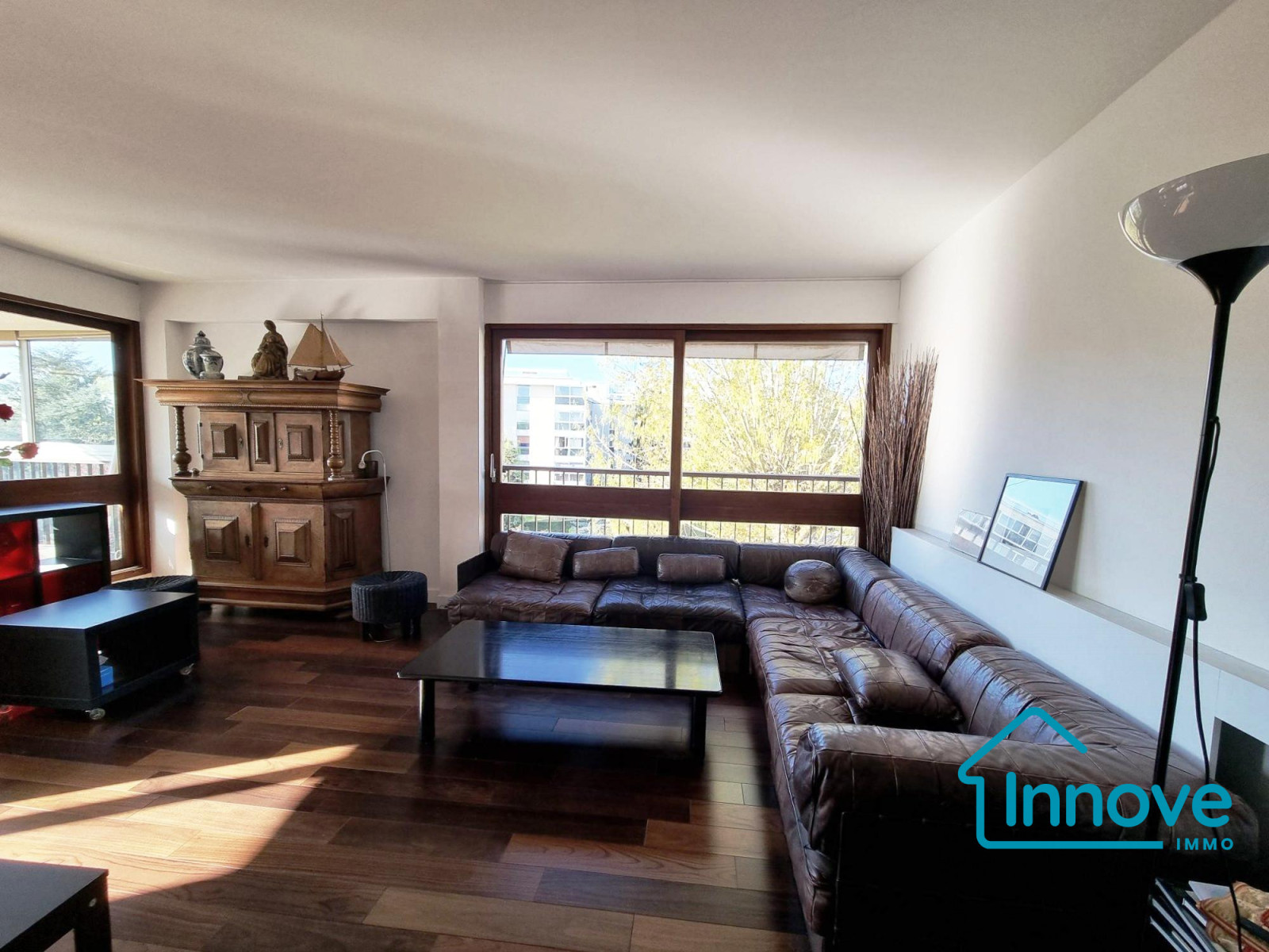 
                                                Vente
                                                 Dernier étage, appartement 109 m² 3/4 chbres centre ville