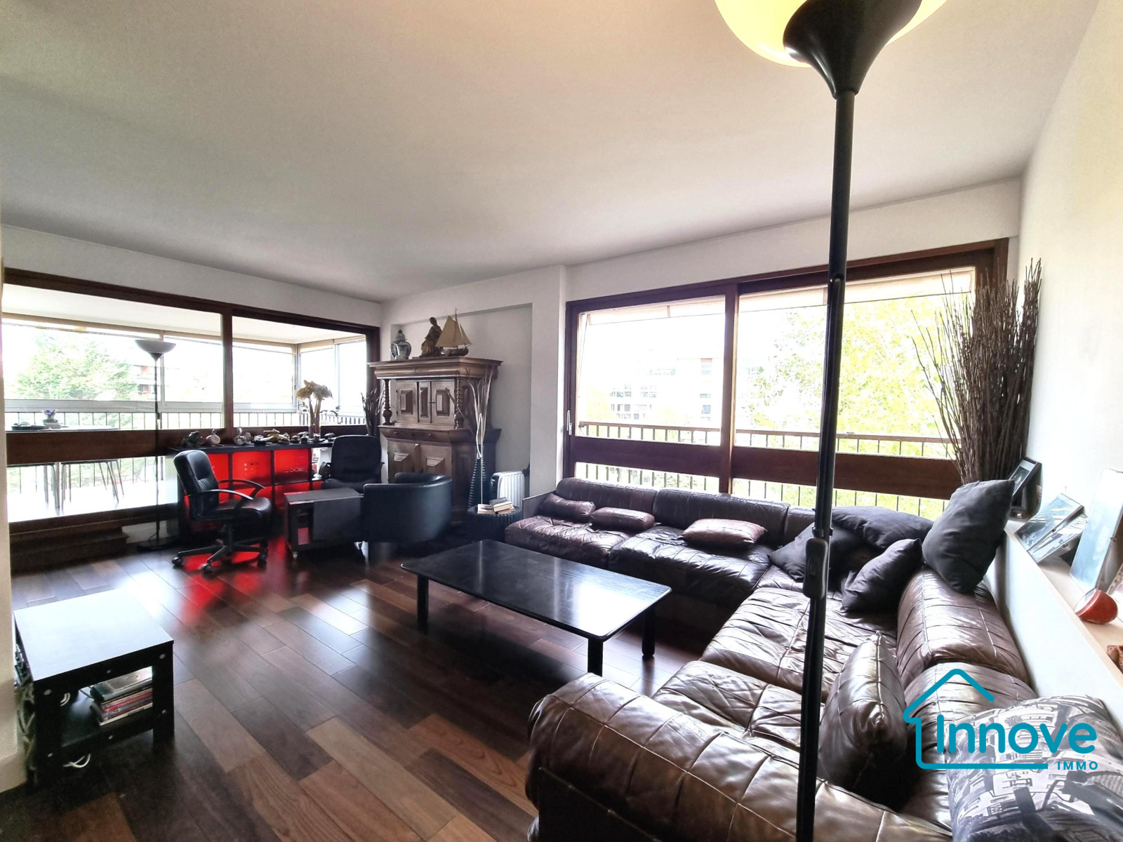 
                                                Vente
                                                 Dernier étage, appartement 109 m² 3/4 chbres centre ville