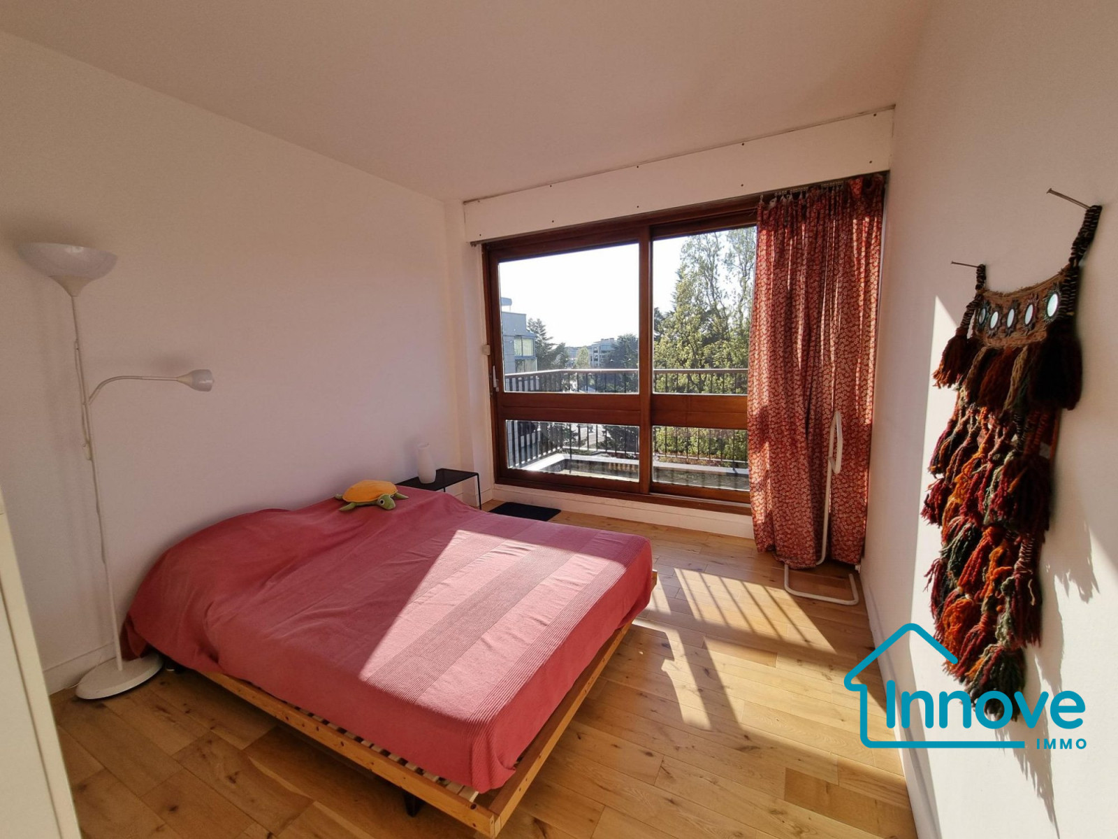 
                                                Vente
                                                 Dernier étage, appartement 109 m² 3/4 chbres centre ville