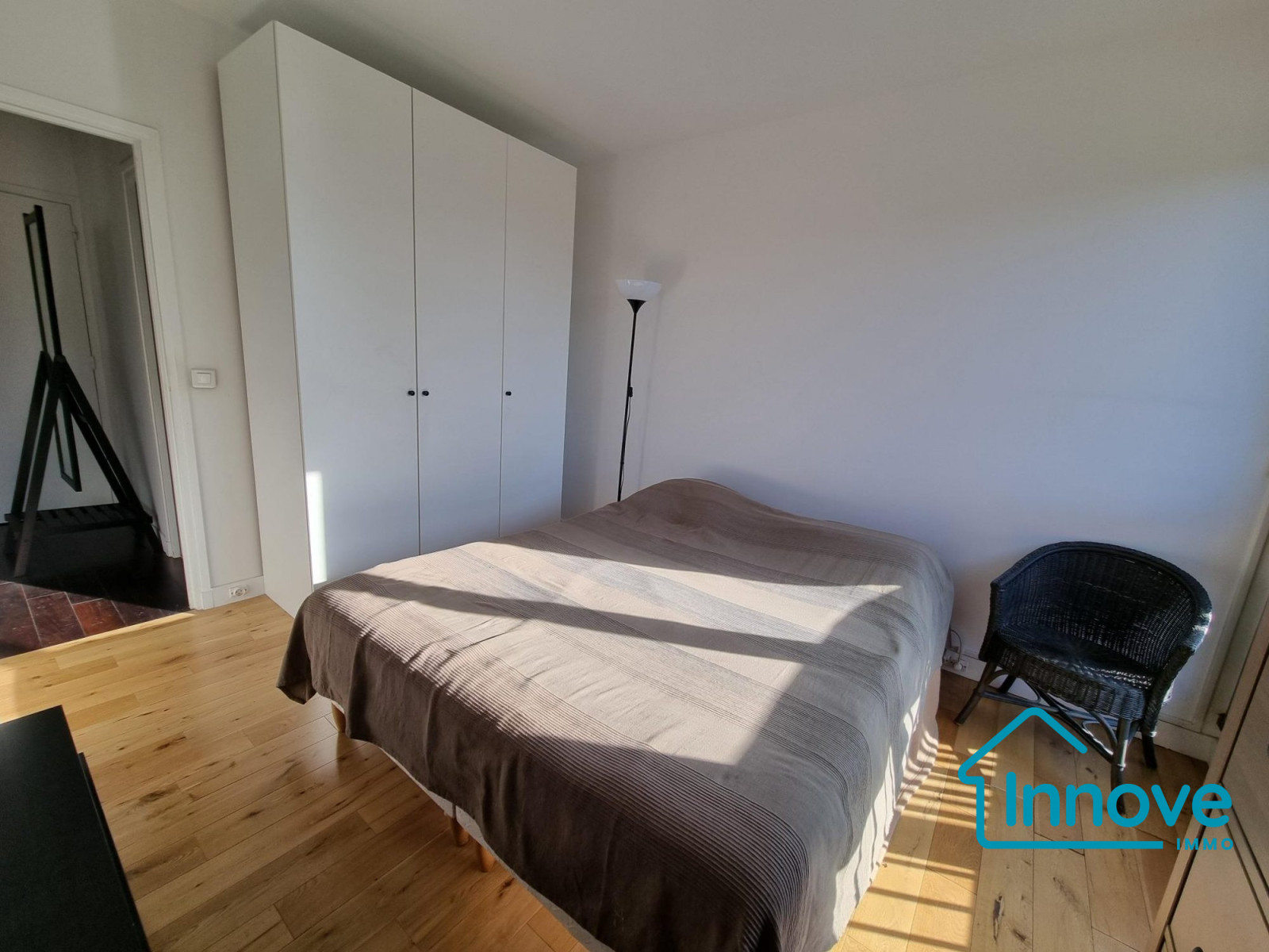 
                                                Vente
                                                 Dernier étage, appartement 109 m² 3/4 chbres centre ville